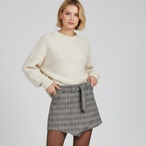 NWT Gilli Gray Plaid Mini Skort
